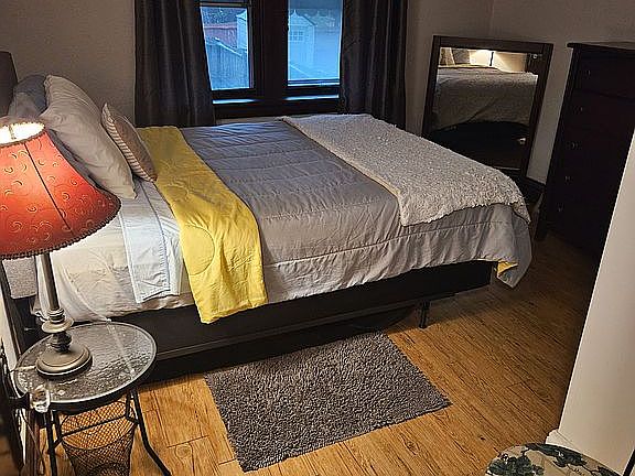 2nd image of 5018 Newport Ave