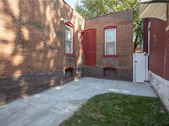 4th image of 3926 Virginia Ave