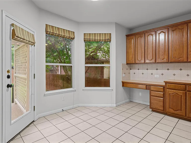 10700 Pointe View Dr — Photo 13
