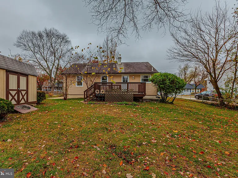 1114 Highwood Rd — Photo 30
