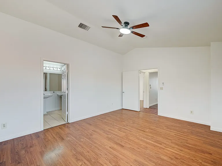 2702 Lovington Dr — Photo 24