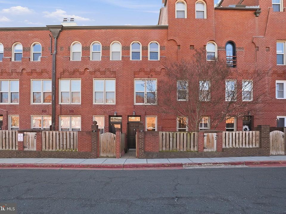 1st image of 20 15th St NE #20