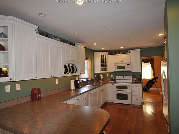 3rd image of 3340 W 5th Ave