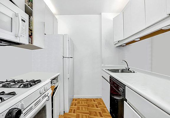 5th image of 630 1st Ave APT 19H