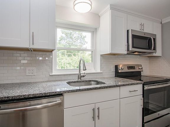 5th image of 57 Auburn St