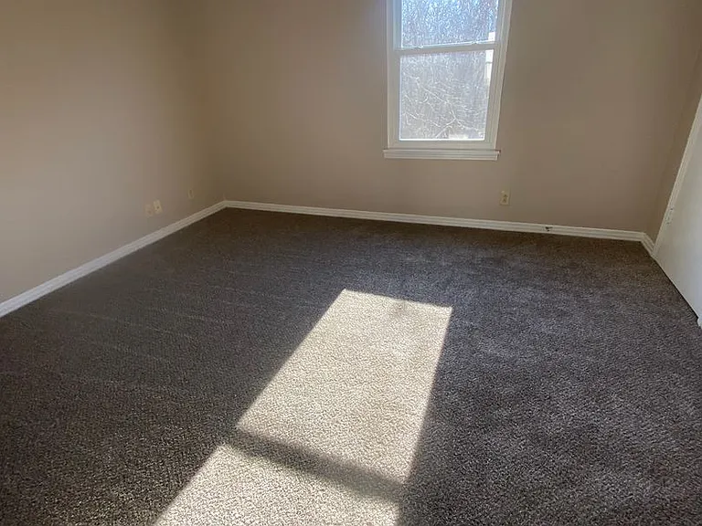 102D Kingsbury Ct — Photo 12