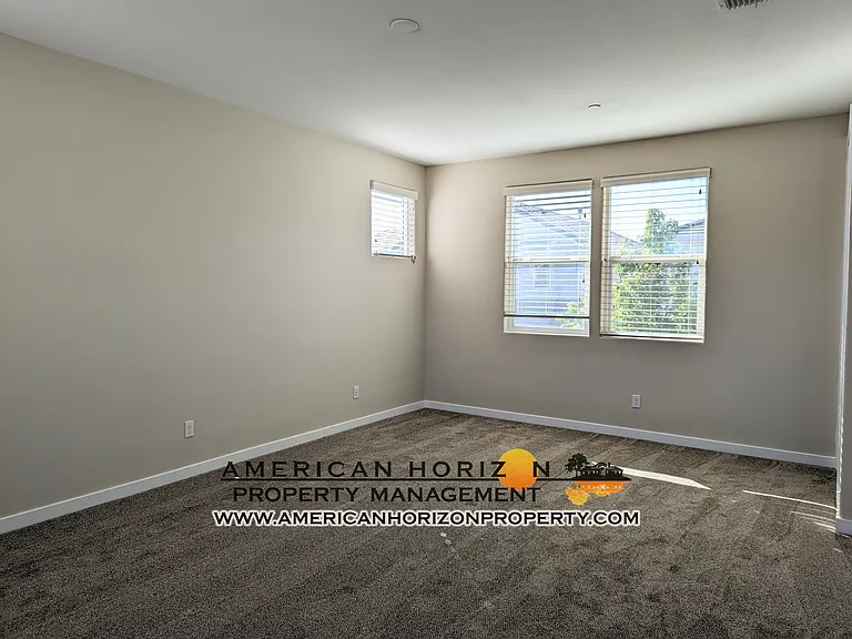 4849 Holden Dr — Photo 11