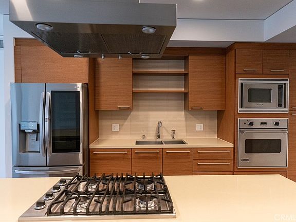 3rd image of 9 Macarthur Pl Unit 1605