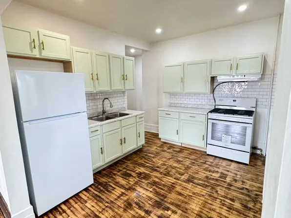 328-330 W Marion St