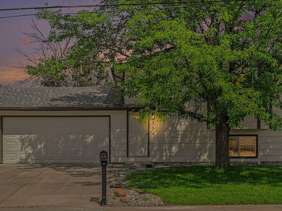 1st image of 134 21st Ave