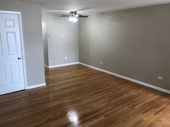 3rd image of 105 E Grove St APT 8