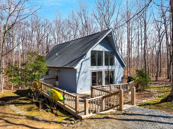 10 Oak Ter, Palmyra, VA 22963