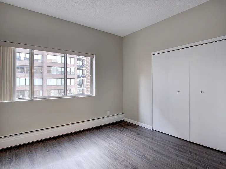 330 25th Ave SW — Photo 40