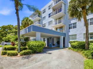 500 Executive Center Dr APT 2M, West Palm Beach, FL 33401
