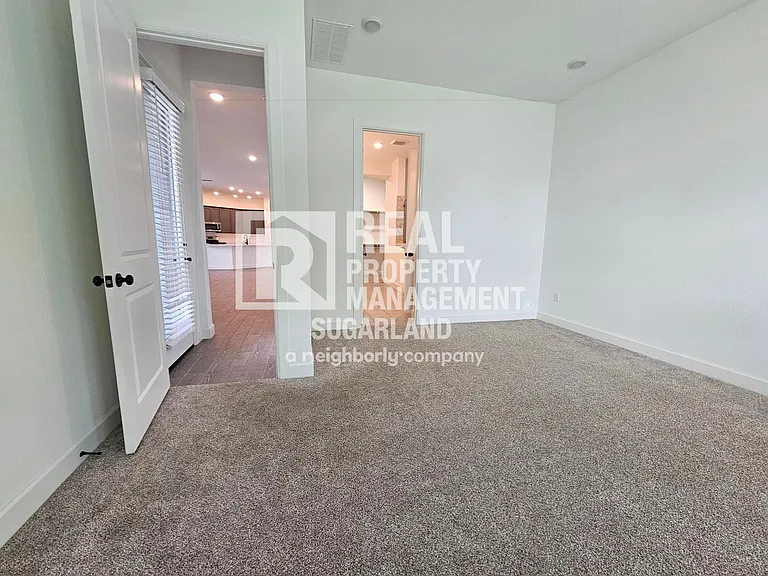 1414 Emma Lake Dr — Photo 51