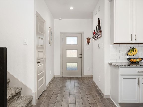 5th image of 2421 Mar Vista Ln