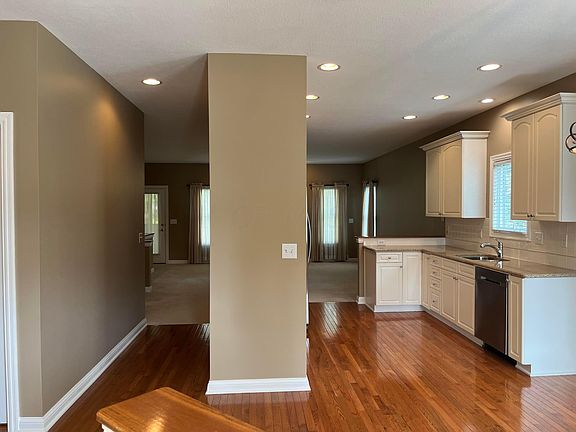 5th image of 6038 McNaughten Grove Ln