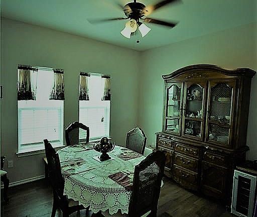3rd image of 681 Bay Dr