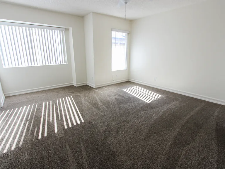 Woodlake - Military Housing — Photo 6