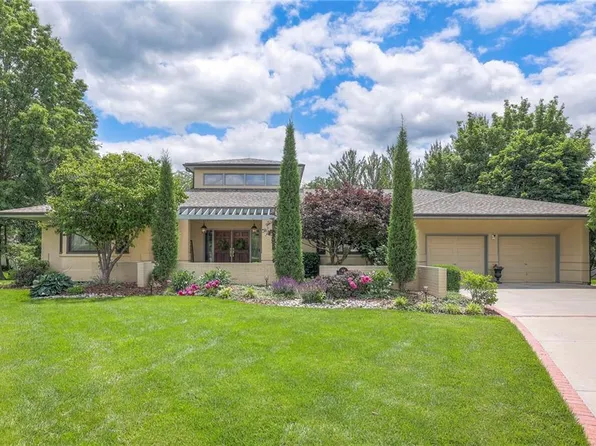 416 SW Tucker Rdg, Lees Summit, MO 64081