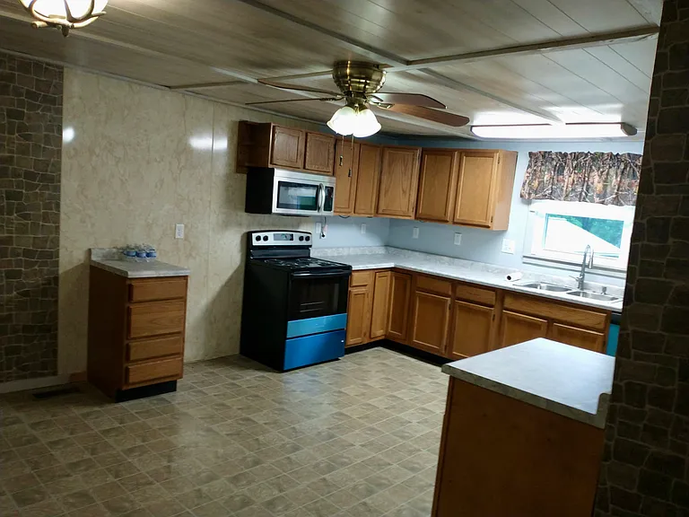 1604 Leon Prall Rd — Photo 5
