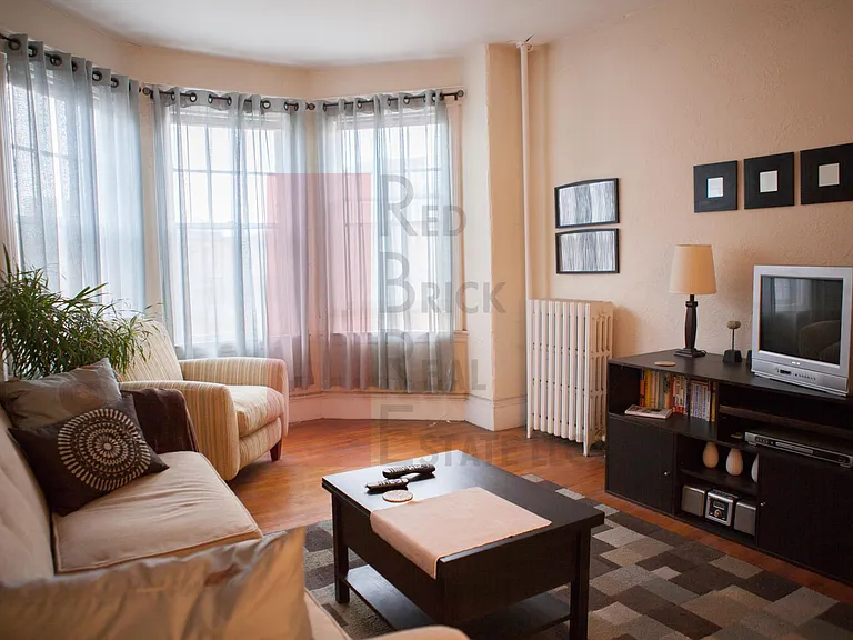 28 Anderson St #12 — Photo 2