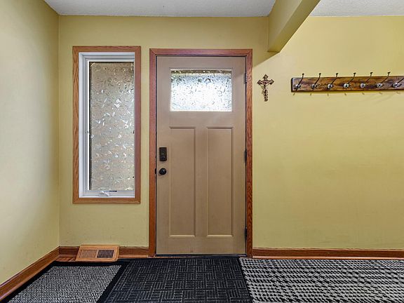 3rd image of 1128 Highland Ave