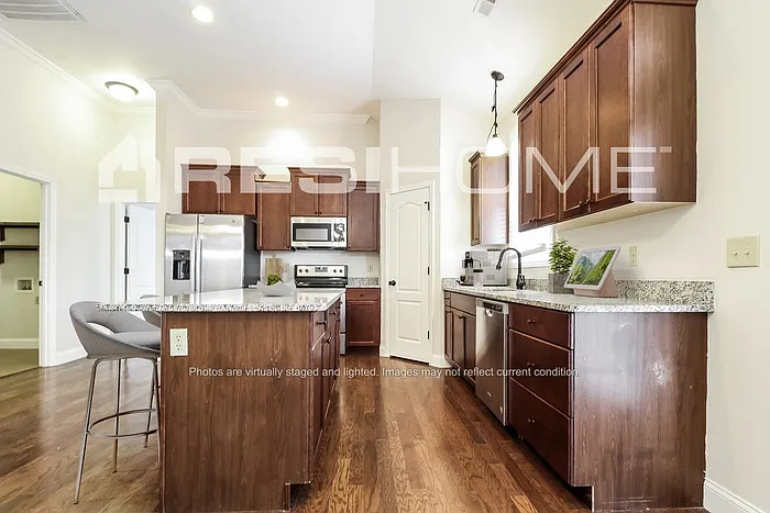 69 Lyle Dr — Photo 2
