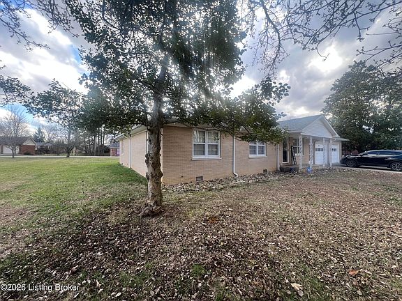 3rd image of 318 Sequoia Dr