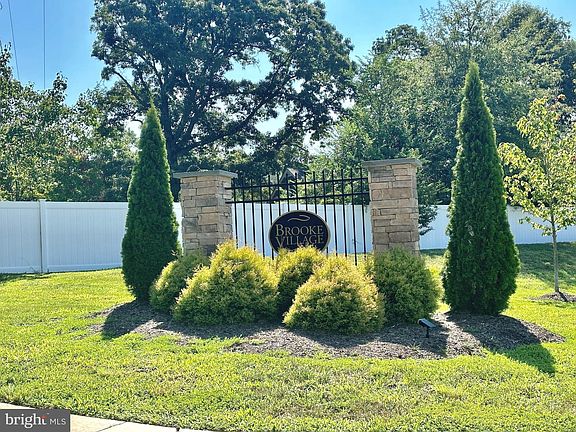 2nd image of 110 Brooke Village Dr