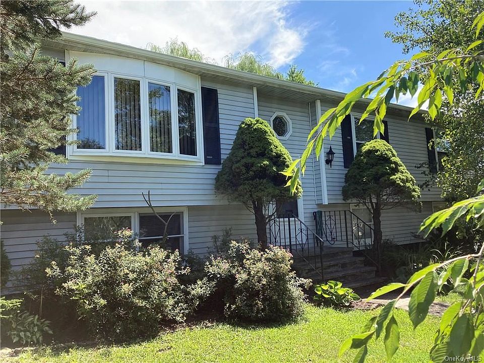 1st image of 22 C E Penney Dr
