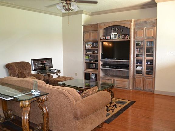 4th image of 208 Briarwood Ln