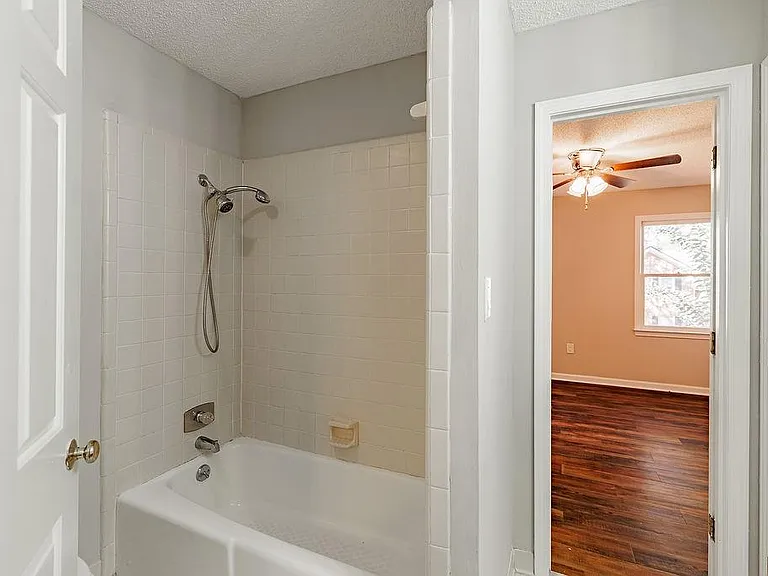 345A Research Dr #330 — Photo 16