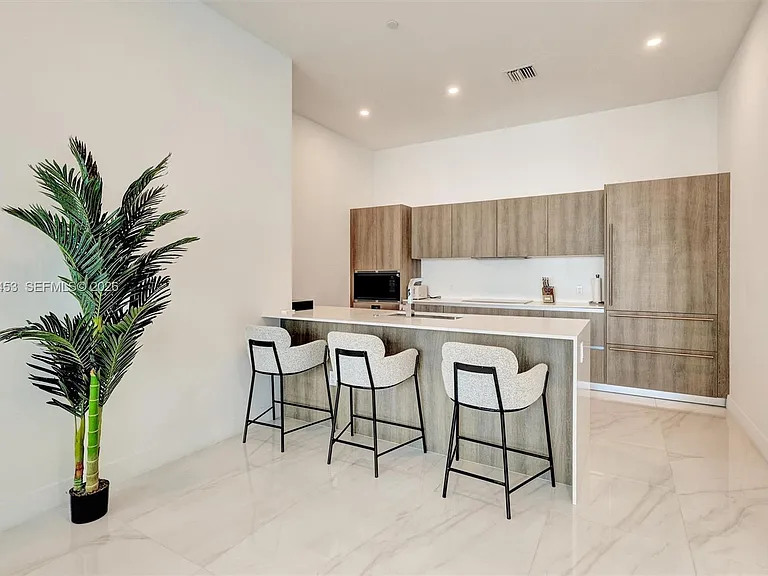17550 Collins Ave #Penthouse 2 — Photo 11