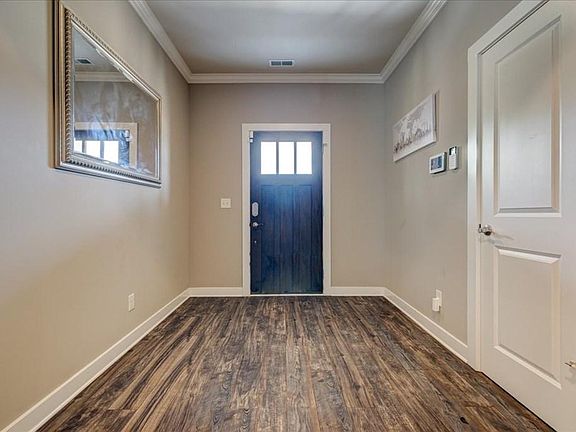 3rd image of 2272 Meadowhill Ln