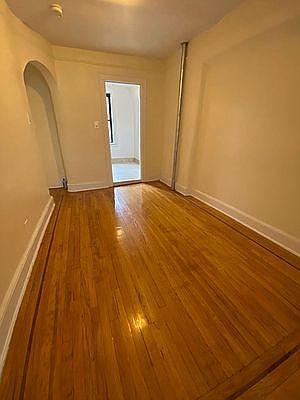 3rd image of 118 Saint Marks Pl APT 4W