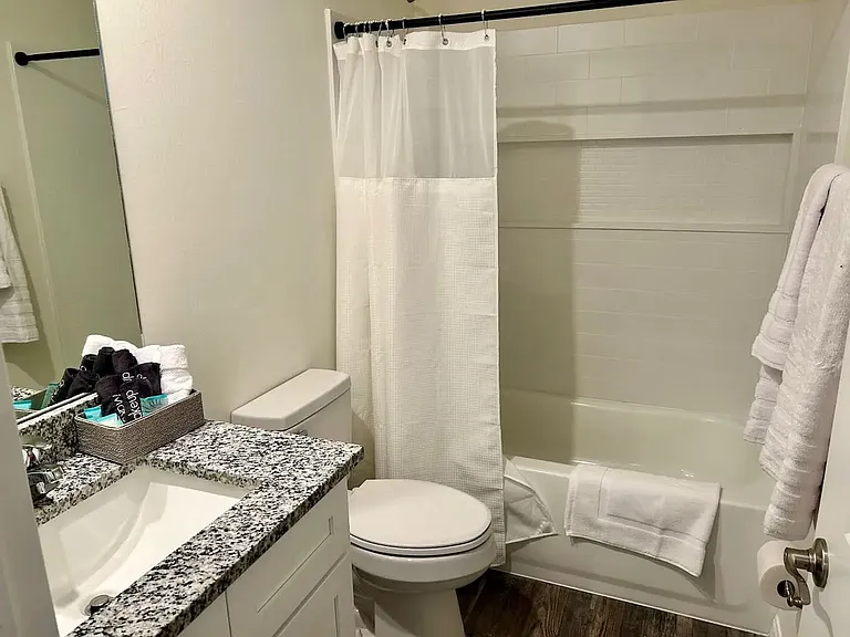 2510 NE 19th Pl — Photo 20