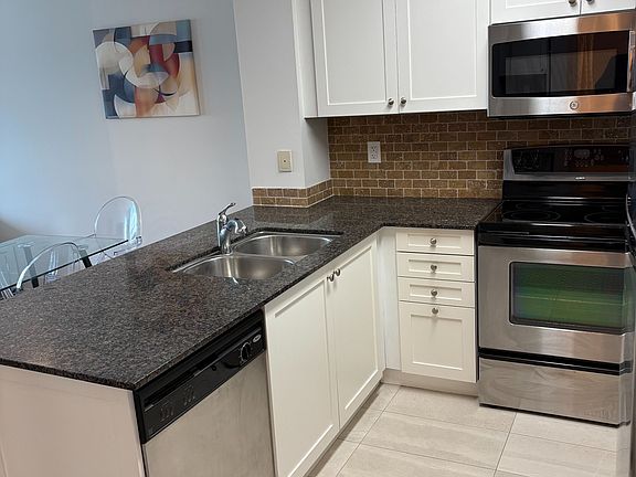 3rd image of 503 Beecroft Rd Unit 611