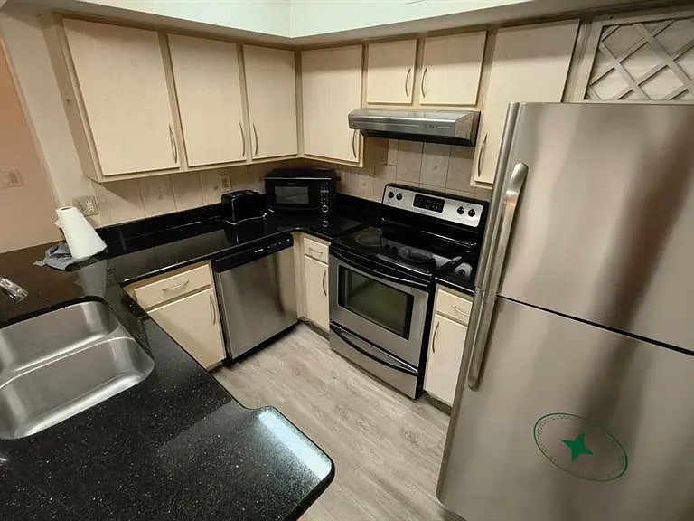 7340 Westpointe Blvd #326 — Photo 14