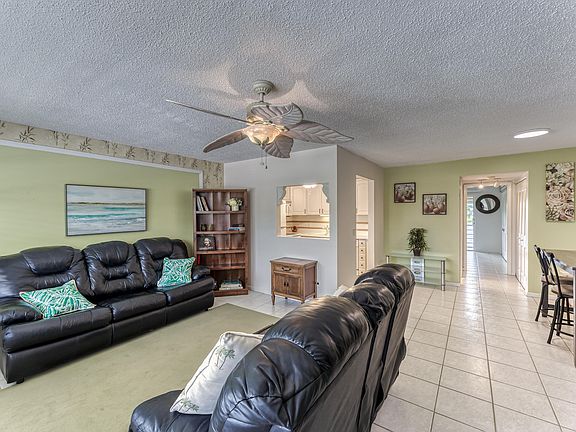 4th image of 262 Chatham M