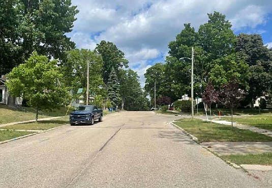 4th image of 414 Howard St