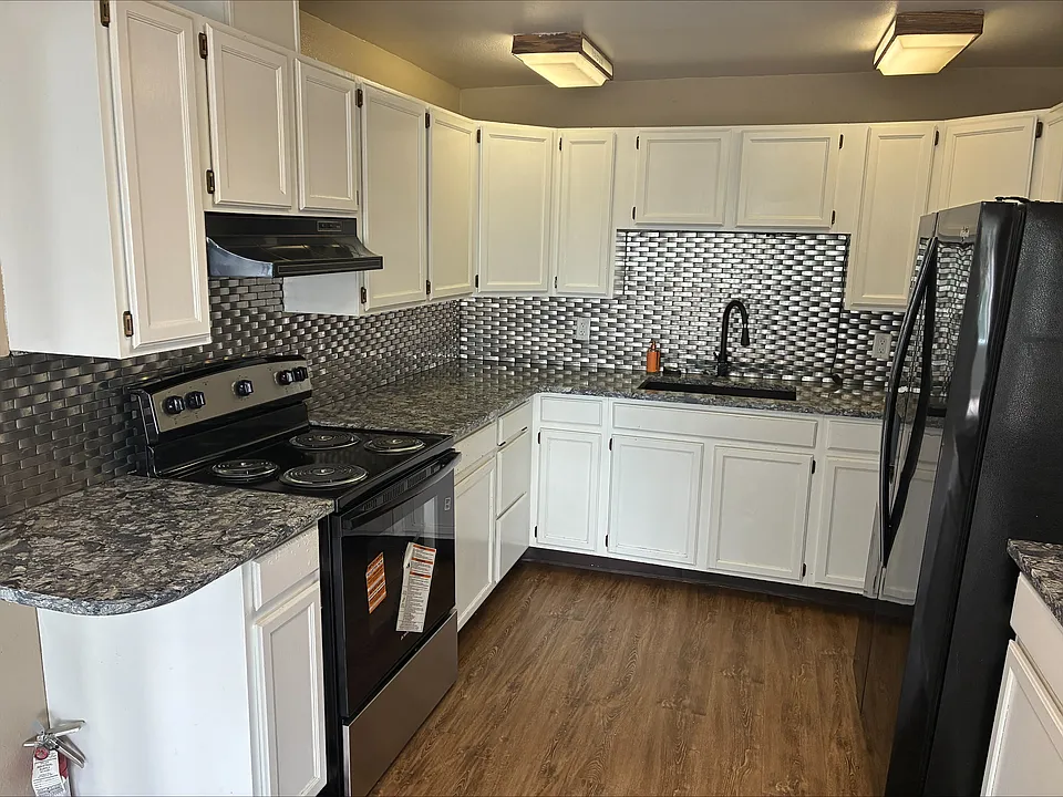 212 Austin St