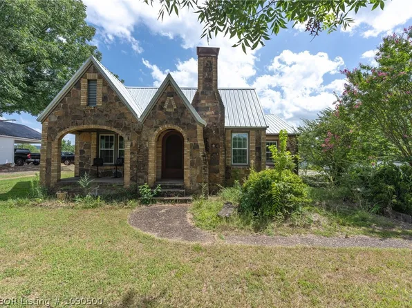 2800 E Walnut St, Paris, AR 72855