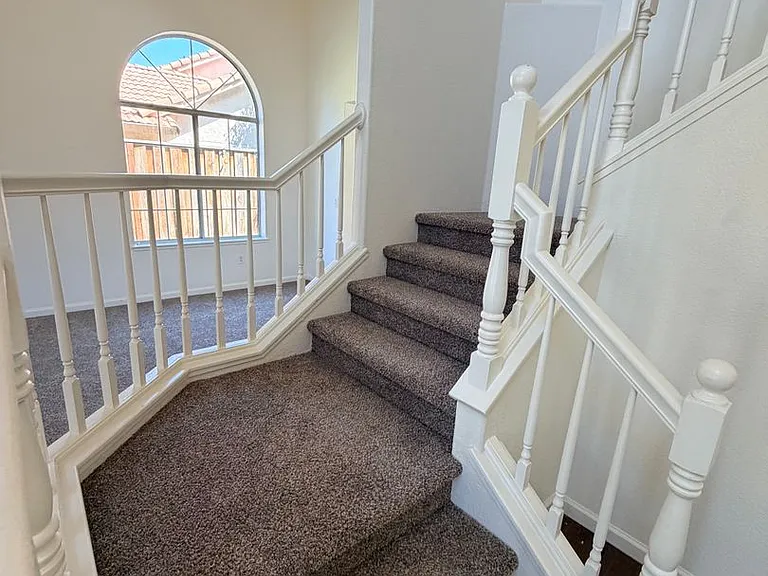 937 Neal St — Photo 20