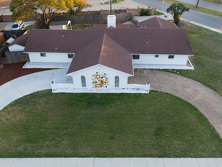 1109 Jordan Dr — Photo 14