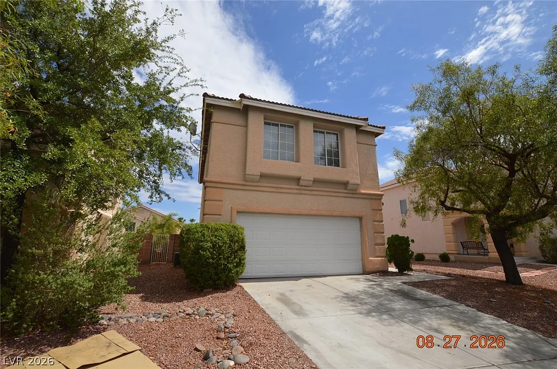 4 bed, 2.5 bath, 1549 sqft, $1,995 — Photo 2