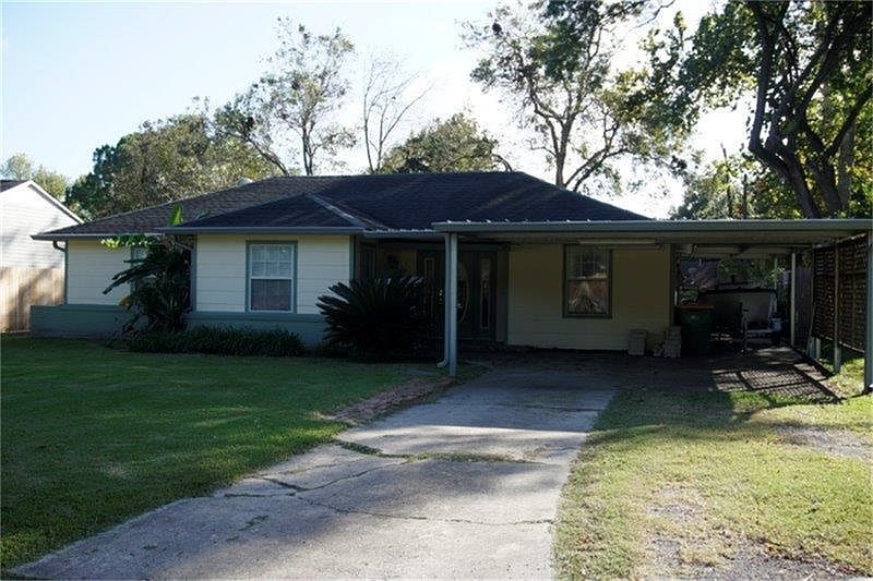 1st image of 217 Lakewood Dr