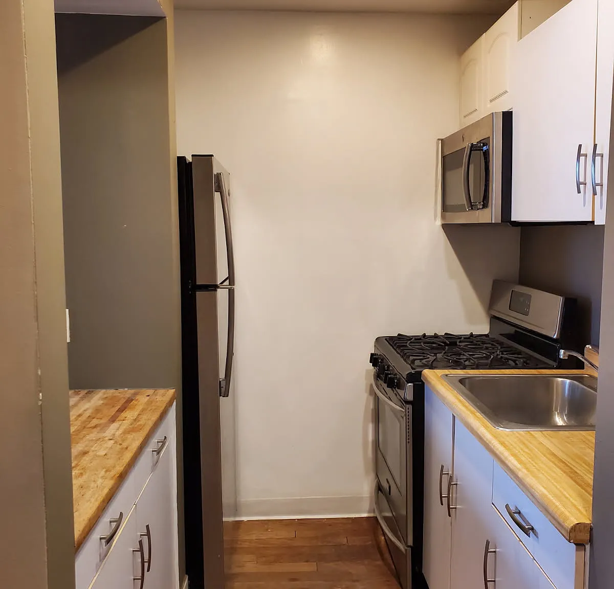 310 Riverside Blvd — Photo 1