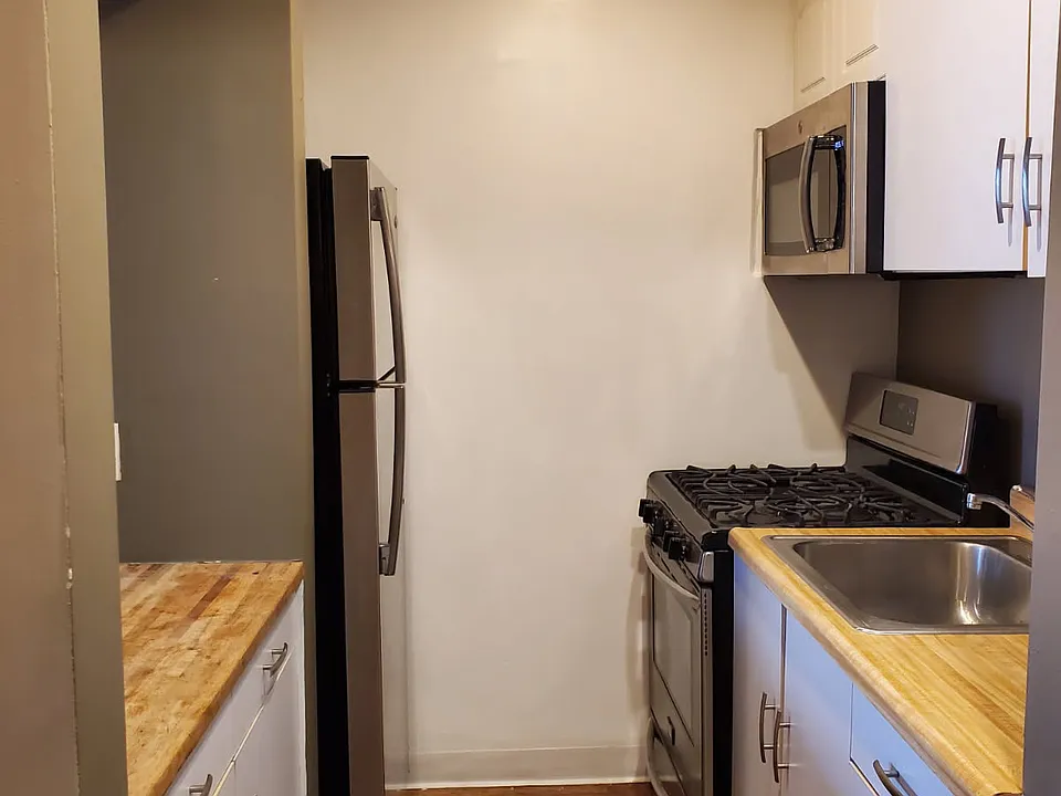 310 Riverside Blvd #3-H