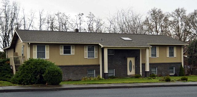 1st image of 948 SE Larch Ave